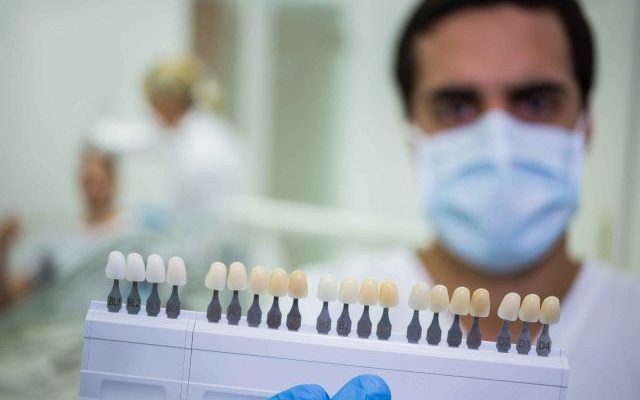 Corona Dentale In Zirconio